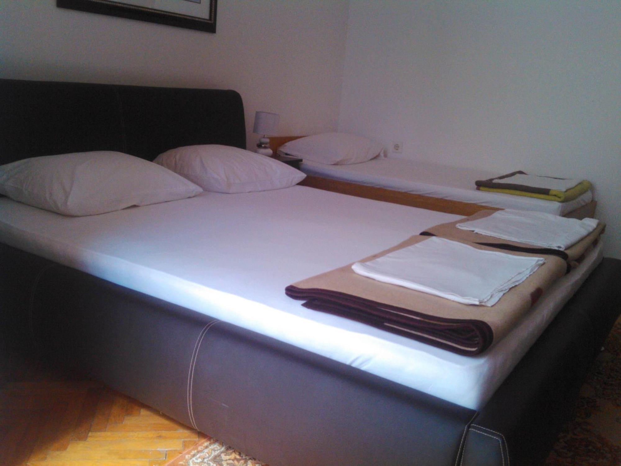 Apartmani Dado Ulcinj Rum bild