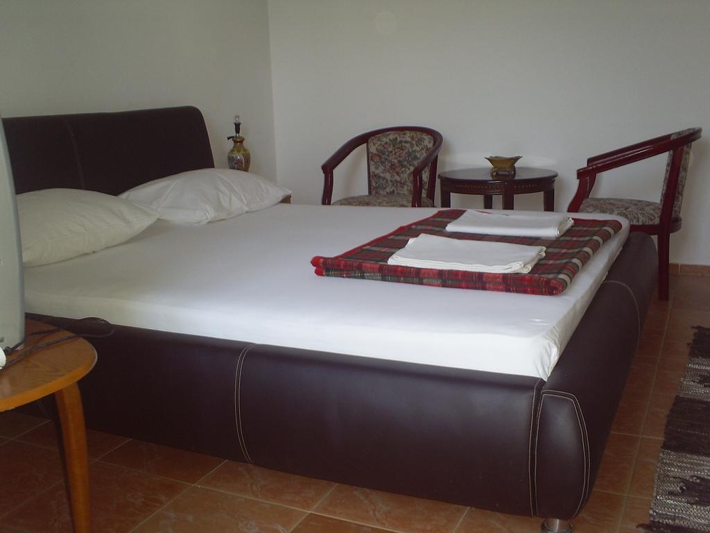 Apartmani Dado Ulcinj Exteriör bild